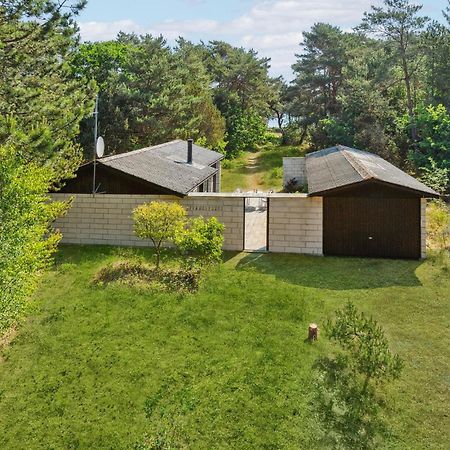 3 Bedroom Awesome Home In Neksø Exterior foto