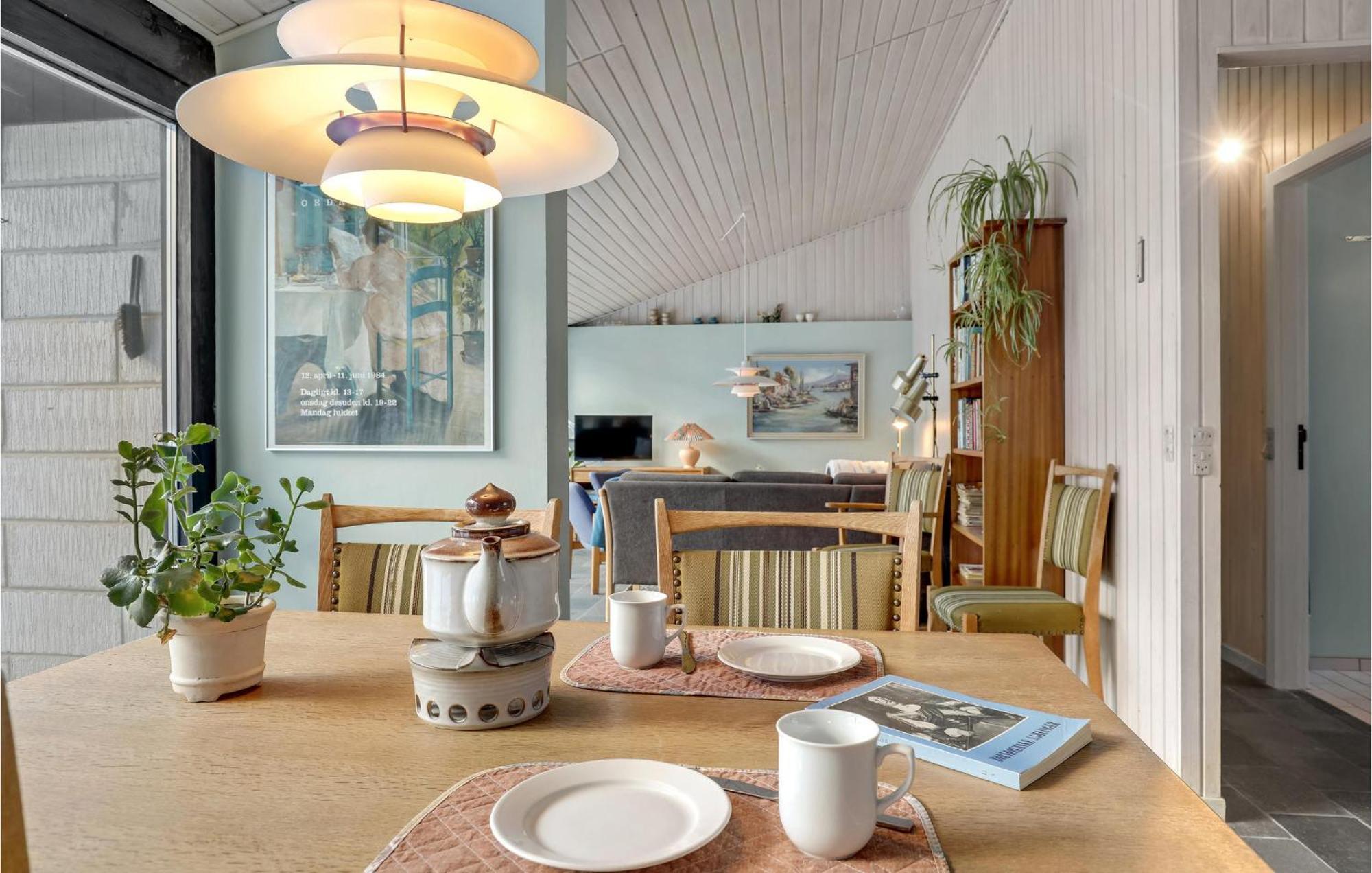 3 Bedroom Awesome Home In Neksø Exterior foto