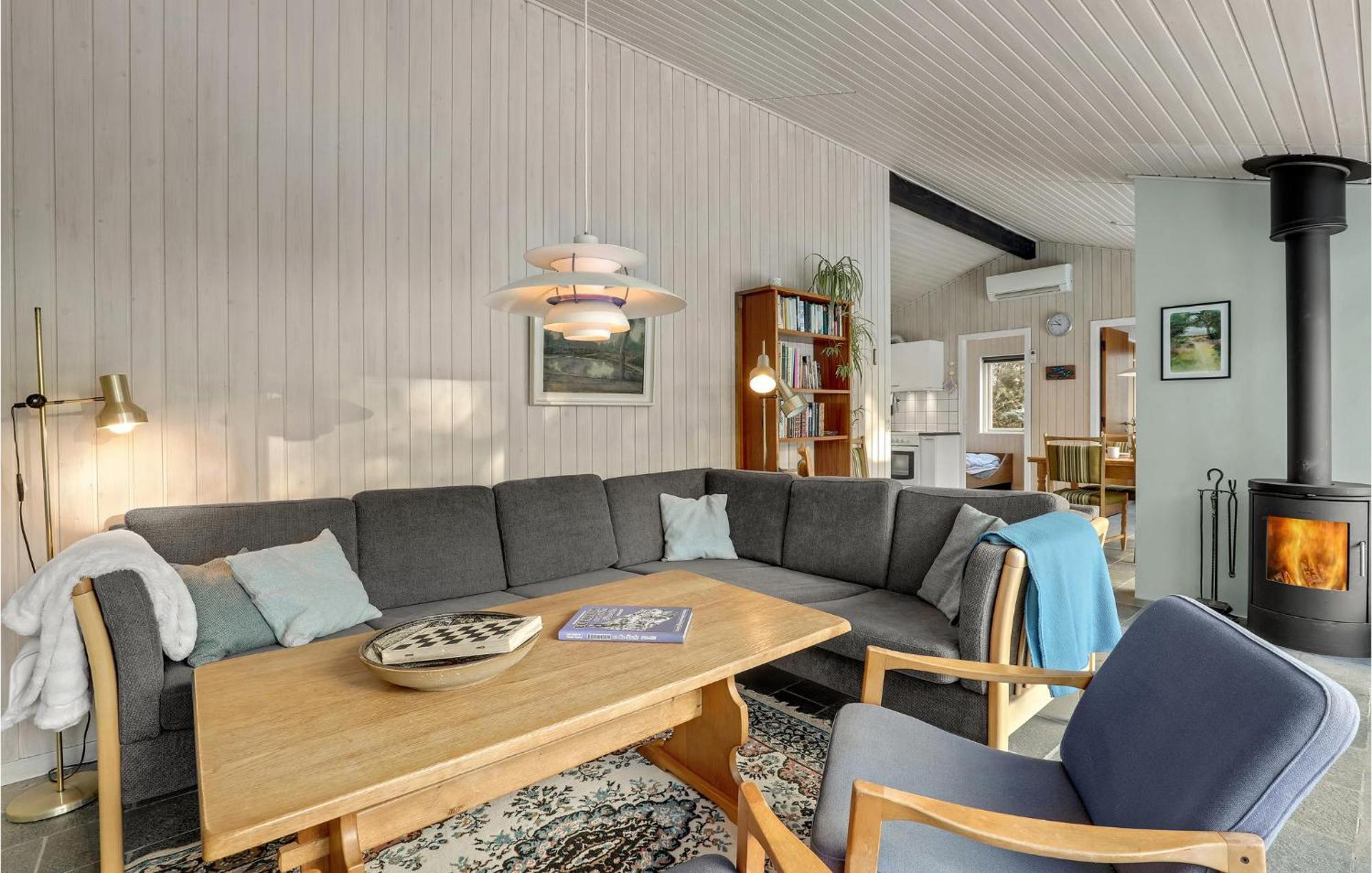 3 Bedroom Awesome Home In Neksø Exterior foto